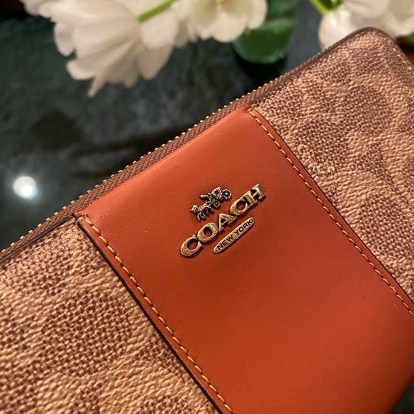 Coach Signature C Brown & Tan Leather Wallet - Picture 6 of 9